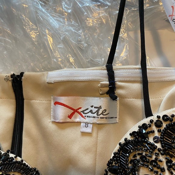 Long Evening gown worn once great condition petite 5”4-5”5 - Picture 2 of 3